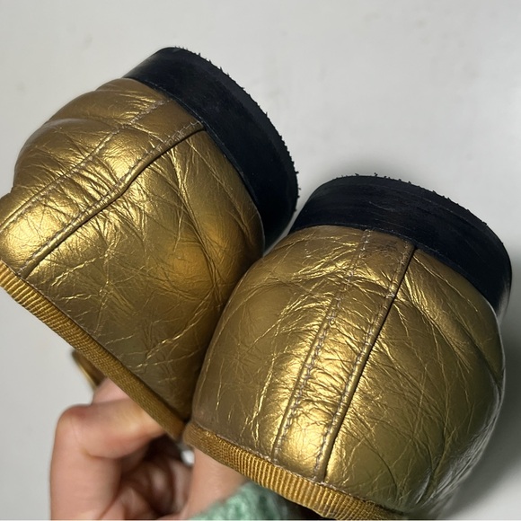 CHANEL Metallic Gold Ballet Flats - Picture 3 of 10